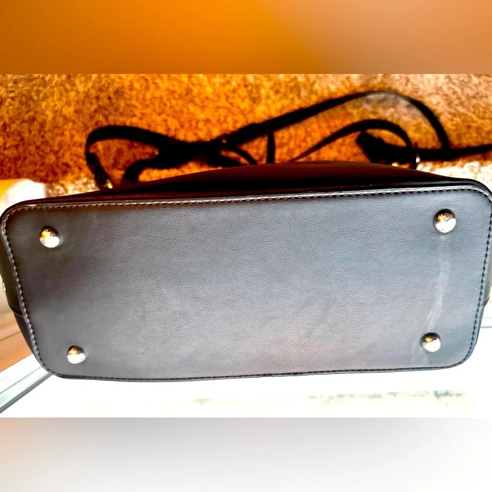 Westbronco Unisex Black Vegan Leather Medium Messenger Bag Style Crossbody Purse